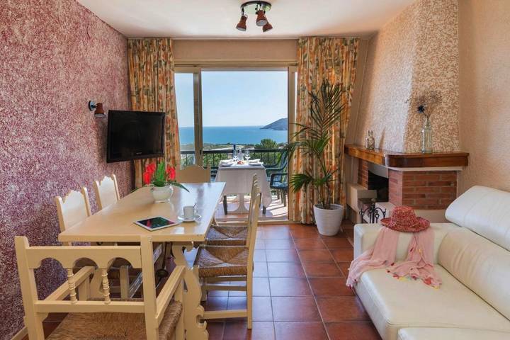 Apartamento para 4 personas, con vistas y terraza en Puerto de la Selva