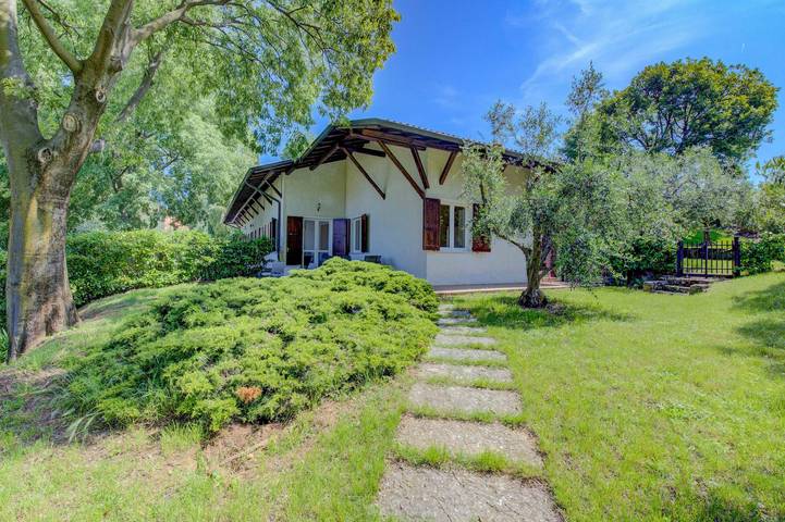 Ferienwohnung für 4 Personen, mit Balkon und Garten, mit Haustier am Gardasee