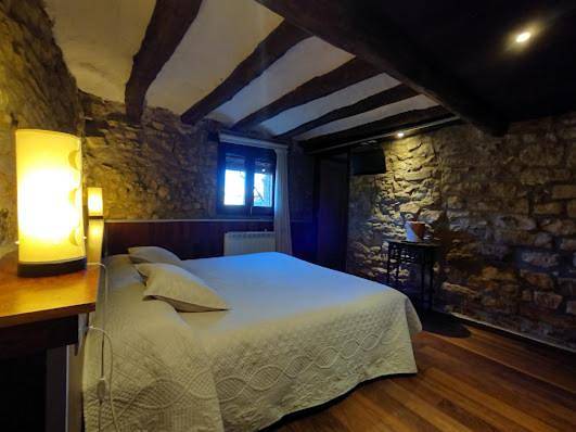 Casa rural para 2 personas, con piscina además de vistas y jardín en Provincia de Lleida