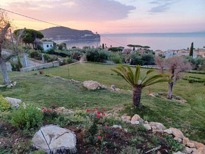 Location de vacances pour 2 personnes, avec jardin ainsi que vue et balcon à Gaeta