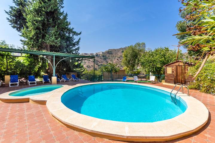 Feriehus for 5 personer, med barnebasseng og hage i Costa del Sol