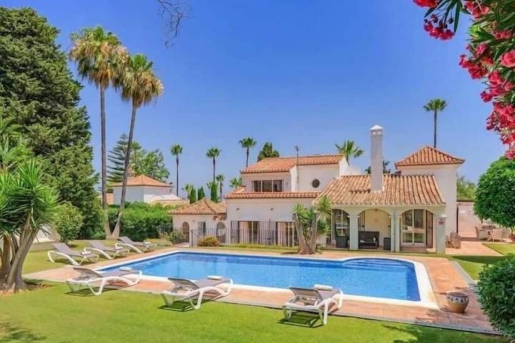Vacation rental for 6 people, with yard and balcony in Sotogrande