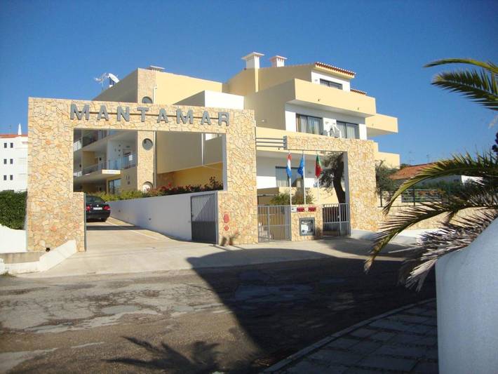 Apartahotel para 3 personas, con vistas además de jardín y piscina en Algarve