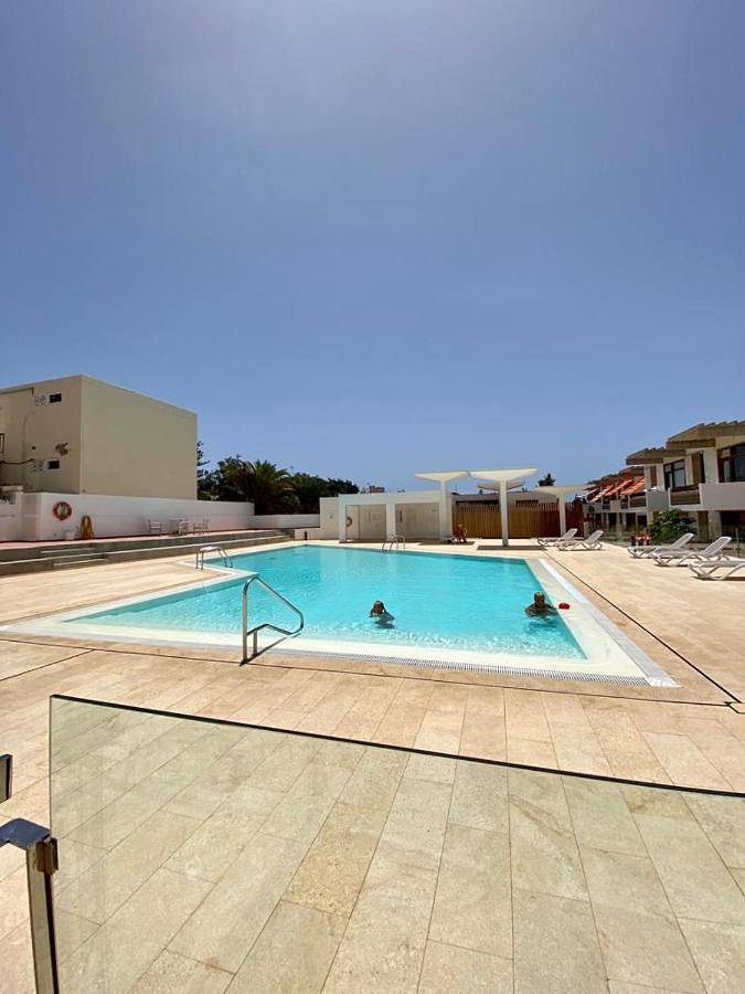 Apartamento de vacaciones para 2 personas, con vistas además de terraza y piscina en Tenerife