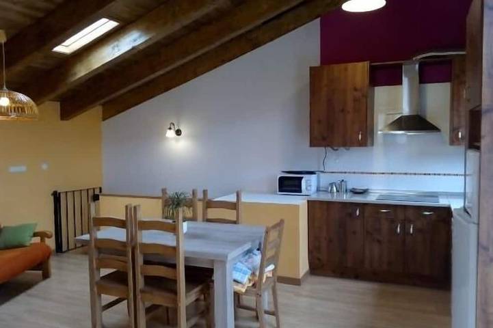 Cabaña para 4 personas, con jardín y balcón en Pirineos