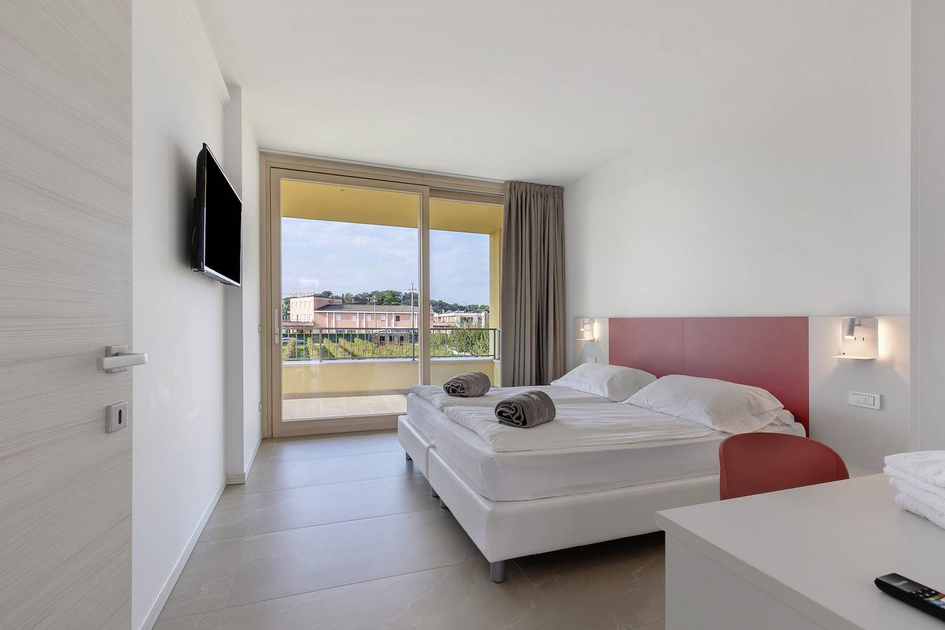 Apartment for 4 People in Bardolino, Garda Mountains