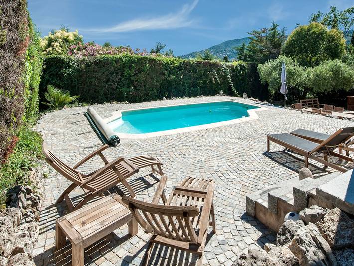 Maison de vacances pour 2 personnes, avec piscine et jardin, adapté aux familles dans les Alpes maritimes