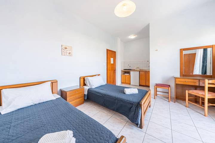 Holiday rental for 2 people, with balcony and garden in Greece