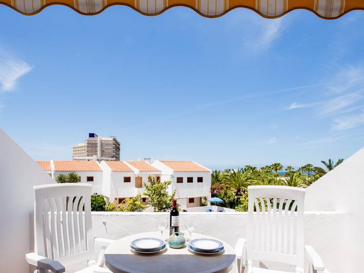 Location de vacances pour 2 personnes, avec piscine et balcon, adapté aux familles à Tenerife